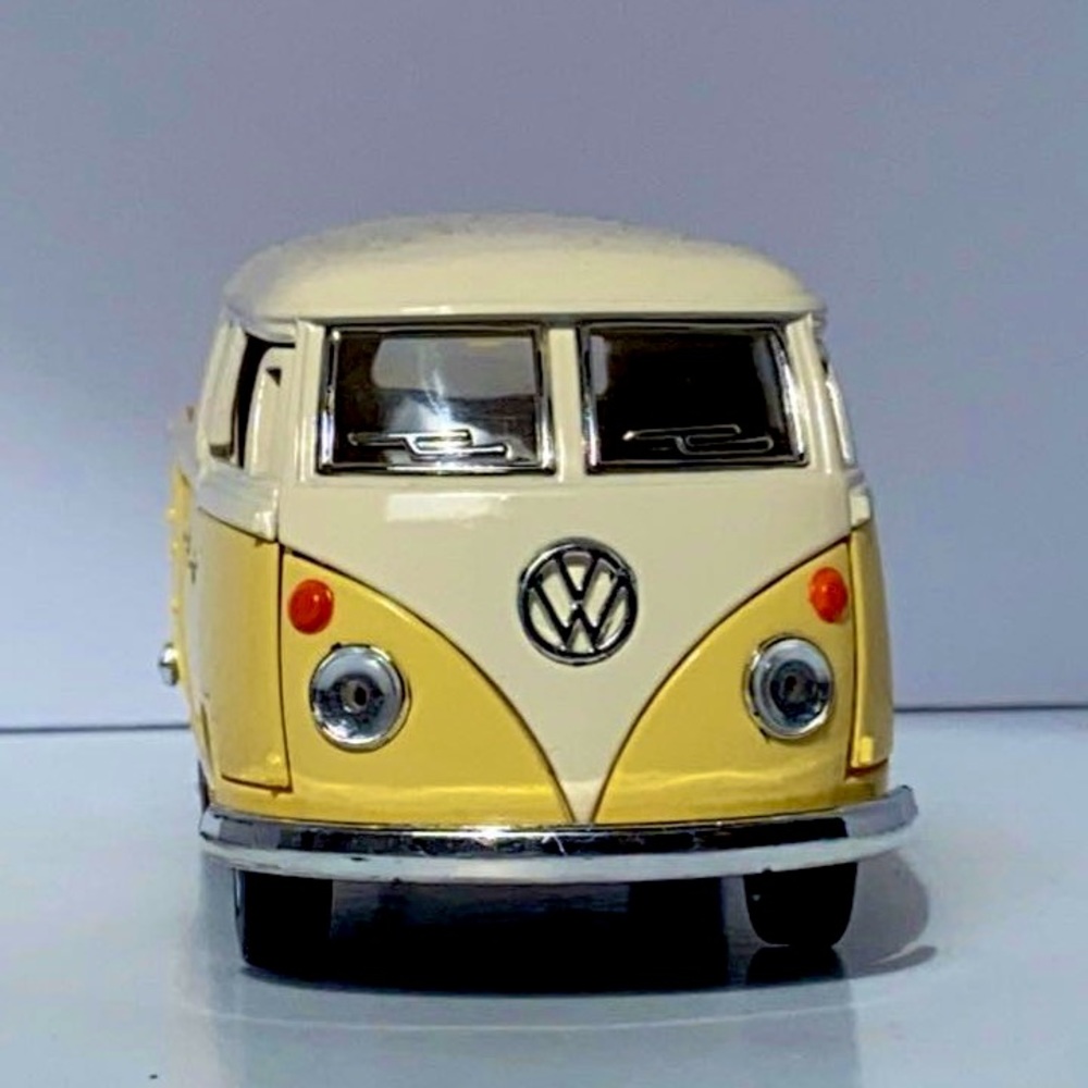 it’s tiny perfect for a kid or people collecting cars